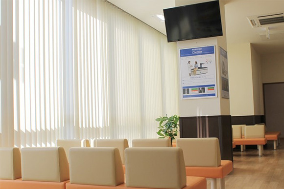 医療法人社団寧篤会 内房整形外科クリニック　待合室