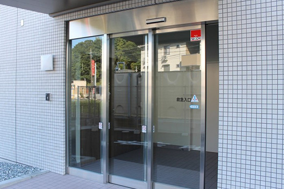 医療法人社団寧篤会 内房整形外科クリニック　救急入口