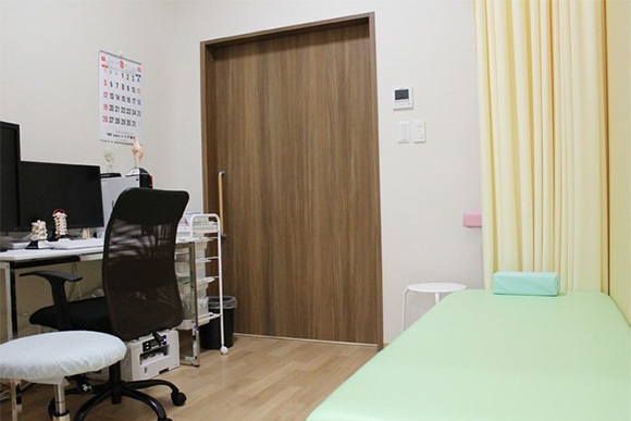 医療法人社団寧篤会 内房整形外科クリニック　診察室