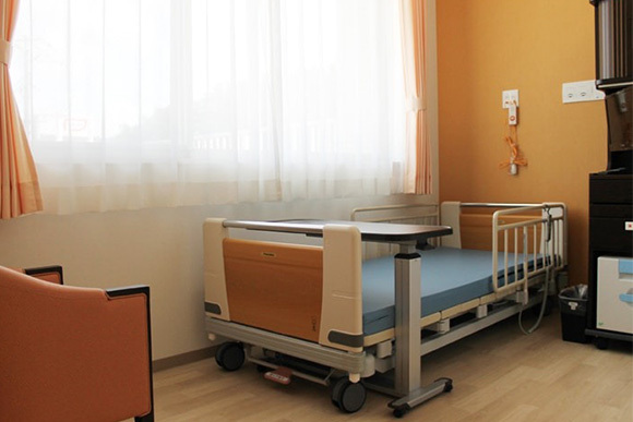 医療法人社団寧篤会 内房整形外科クリニック　病室　個室