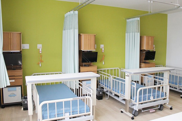 医療法人社団寧篤会 内房整形外科クリニック　病室